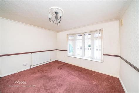 Chatsworth Crescent Walsall Ws4 3 Bed Semi Detached House For Sale £