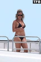 Kristin Cavallari Sexy Seen Flaunting Her Bikini Body At The Beach In