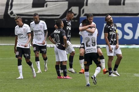 Corinthians Vira Contra A Ponte Preta E Vence A Primeira Partida No