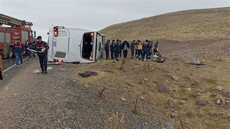 Malatya Kayseri Karayolu Sivasın Gürün ilçesi mevkiinde feci kaza