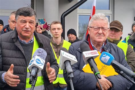 Minister rolnictwa na proteście rolników Chcemy żeby UE partycypowała