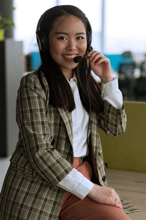 administrative assistant happy face travels