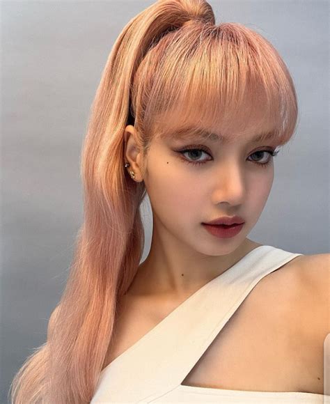 Banjir Pujian Fans Apa Alasan Lisa Blackpink Tampikan Banyak Unsur