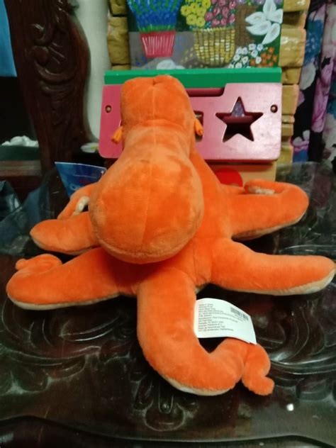 HANK The OCTOPUS FINDING DORY PLUSH BNWT 8 INCHES Hobbies Toys