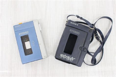 行董 み Sony ソニー Walkman Tps L2 初代ウォークマンラジカセ カセットプレーヤー 純正カバー付 ヤマト