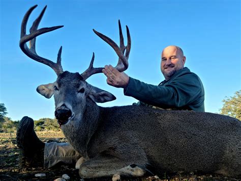 Texas Trophy Whitetail Hunts - Little Paint Creek Ranch