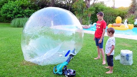 DÉFI PISCINE MARCHER SUR LEAU DANS DES BULLES GÉANTES Vidéo