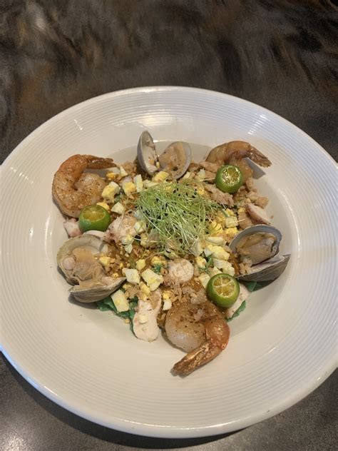 moani waikiki localicious hawaii