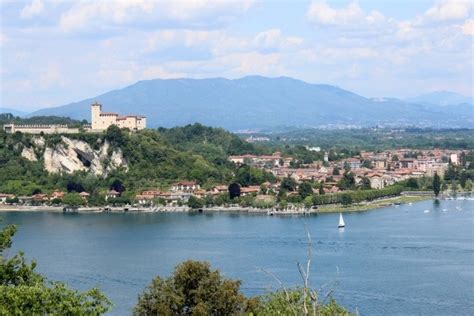 Boom Di Turisti Sui Laghi Lombardi Il Per Cento Sono Stranieri