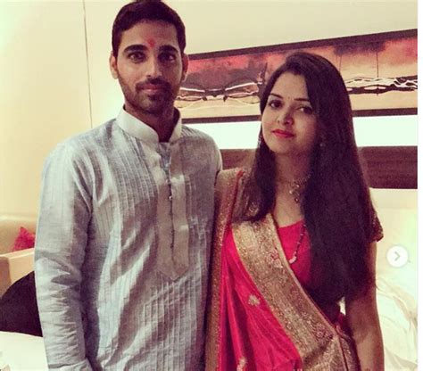 Rare Unseen Pictures Of Bhuvneshwar Kumar And His Beautiful Wife