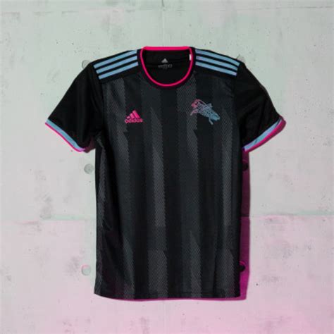 Grasshopper Club Zürich 2022 23 Derby Kit