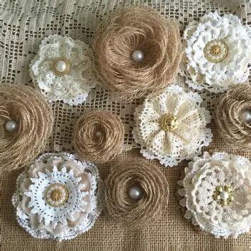 Pin By Maguy Roitg On Broche In Burlap Flowers Lace Crafts