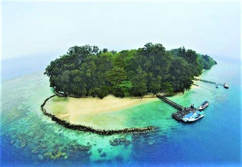 Liburan Asyik di Pulau Kelapa | Indonesia Traveler