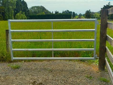 Cattle Yard Gate 2500mm 5 Rail Kiwi Cattle Yards