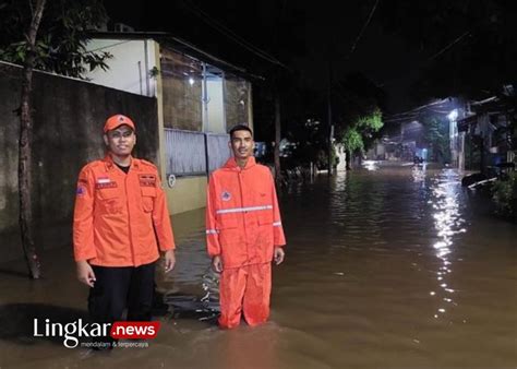 Hujan Ringan Ruas Jalan Di Jakarta Tergenang Banjir Lingkar News