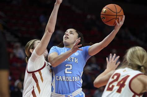 Unc Womens Basketball Guard Paulina Paris Entering Transfer Portal