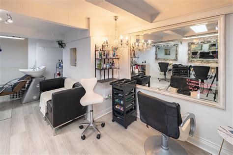 Top 20 Places For Ladies Haircuts In Bristol Treatwell