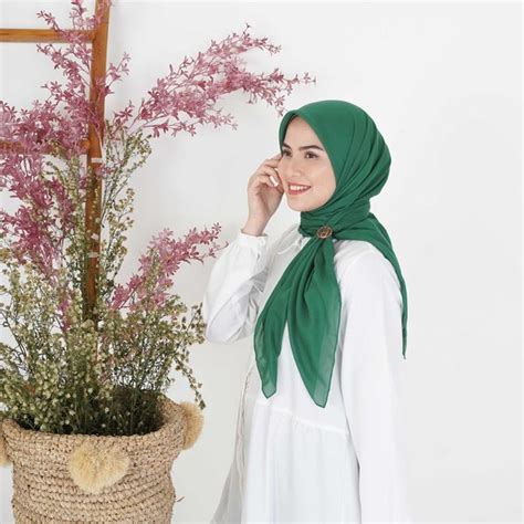 Jual KERUDUNG DEENAY POLOS ORI LIZA FOREST Hijab Jilbab Segi Empat