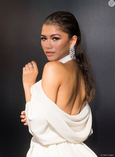 Zendaya Exibe Cabelo Estilo Wet Hair Que Deixa Qualquer Visual Com Ar