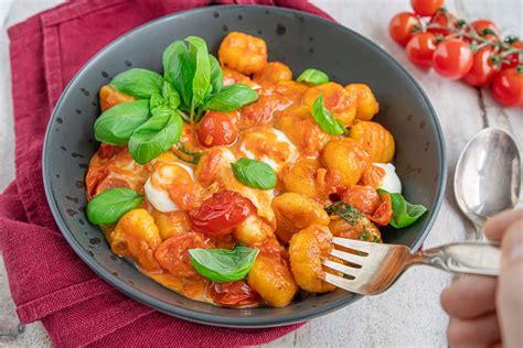 Gnocchi Mit Mozzarella In Tomatensauce Rezept Eat De