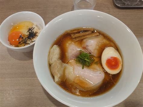 『特製醤油そば ラー油卵かけご飯』中華そば 和渦 Tokyoのレビュー ラーメンデータベース