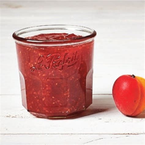 Confiture Abricots Framboises Et Amandes Marie Claire