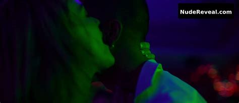 VIOLETT BEANE Nude Videos Photos