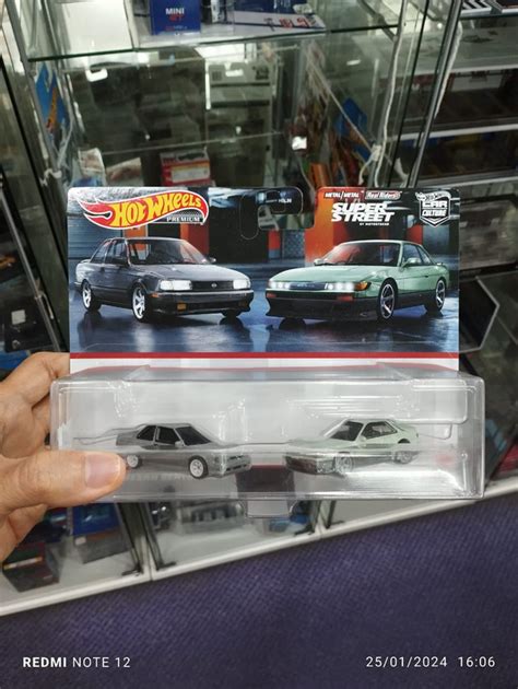 Hot Wheels Premium Nissan Sentra Nissan Silvia S Twin Pack