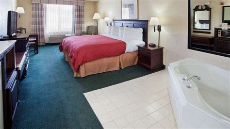 11 Romantic Atlanta Hotels with Private Jacuzzi in Room