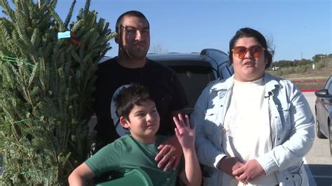 Fort Cavazos family gets free Christmas tree ahead of deployment