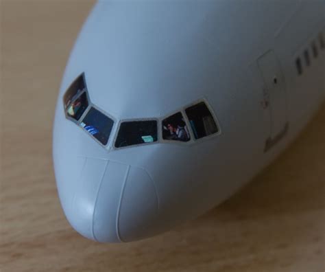 COCKPIT AND CABIN WINDOWS MD11 - AUTHENTIC-AIRLINER-DECALS