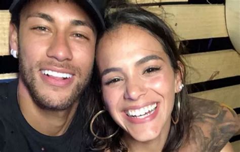 Coment Rio De Bruna Marquezine Chama Aten O Em Postagem De Neymar