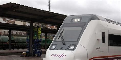 Casi 300 000 Andaluces Tienen Ya El Abono Gratuito Para Viajar Con Renfe