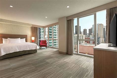 Home2 Suites By Hilton Chicago River North