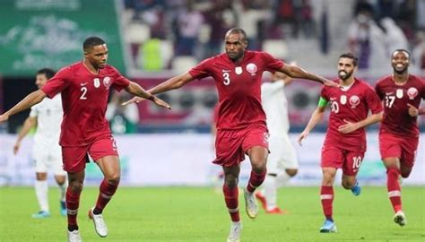 عنابي وأبيض وذهبي شاهد قميص قطر في كأس العالم 2022