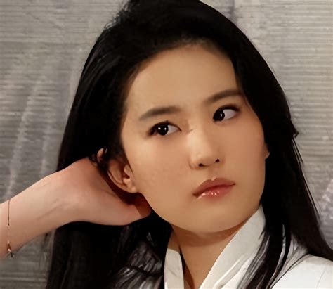 Liu Yifei Is In Trouble Again And The Comments Section Has Fallen Into Hot Debate Netizens