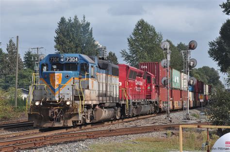 Railpicturesca John Pittman Photo Dh 7304 And Cp 5015 Split The Mp