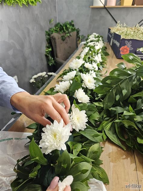 Venac za kapiju za svadbu Cena Dekoracija proslava kuća cveća D A