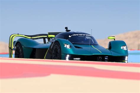 Aston Martin Valkyrie AMR Pro se deja ver durante el GP de Baréin