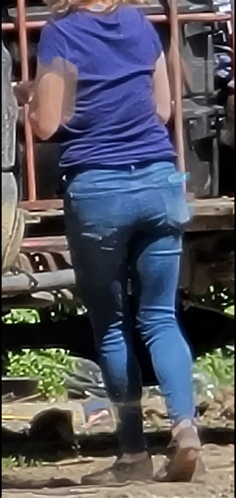 Cute Neighbor In Jeans Ass Forum