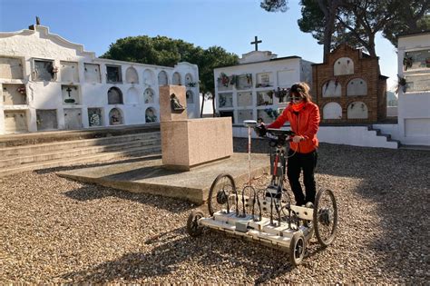 Prospecció amb georadar a lentorn i a l interior del cementiri