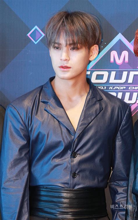 포토 세븐틴 민규 듬직한 어깨 Mnet 엠카운트다운 비즈트리뷴