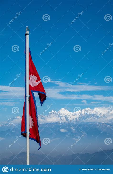 Bandeira Do Nepal E Montanhas Do Himalaia Imagem De Stock Imagem De