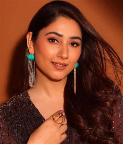 Disha Parmar Wiki, Biography, Age, Family, Web Series, Images - WikiBioPic