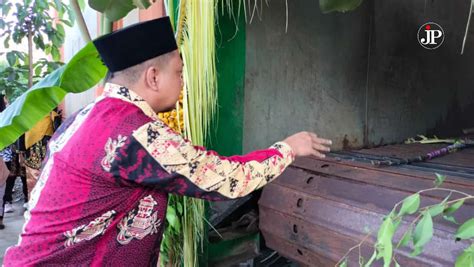 Arak Arakan Pengantin Tebu Tandai Pg Rendeng Mulai Masuk Masa Giling