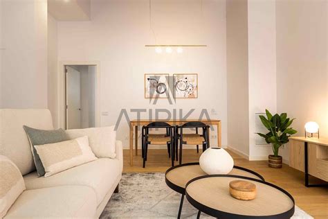 Piso Con Terraza Privada De M En Alquiler Temporal Cerca De Passeig