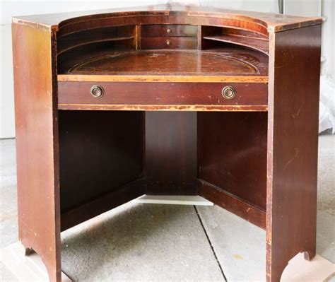 Dated Corner Desk Gets A Stunning Two Tone Painted Finish