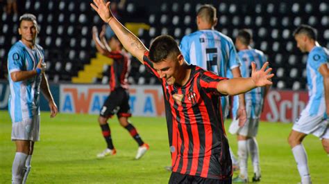 Pasillo De Campeón Parche En La Camiseta Y Debut Triunfal Patronato Venció 2 0 A Gimnasia Y