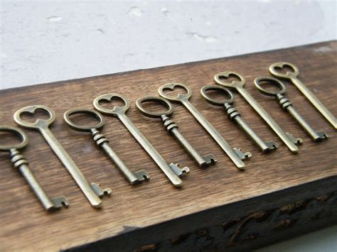 The Masters Keys Skeleton Keys 10 X Antique Brass