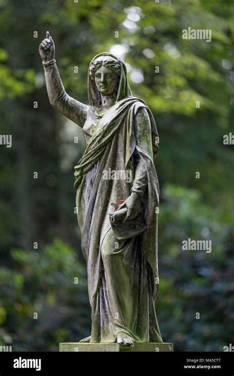 Female Statue With Raised Arm Hi Res Stock Photography And Images Alamy